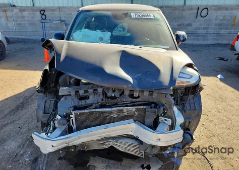 2014 Fiat 500L Trekking z USA, uszkodzony, nr VIN ZFBCFADH1EZ006722